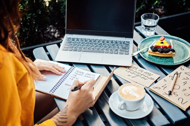 Contact chef with laptop